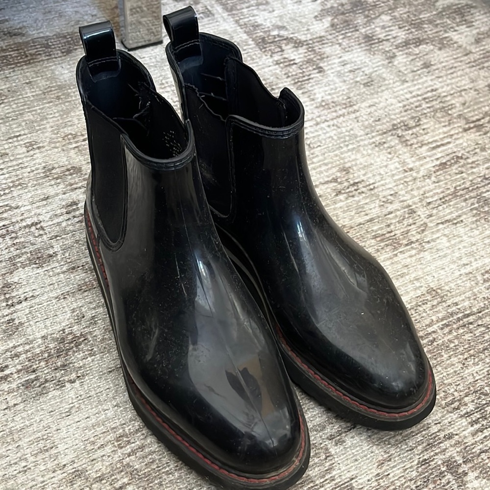 Chelsea style rain boots